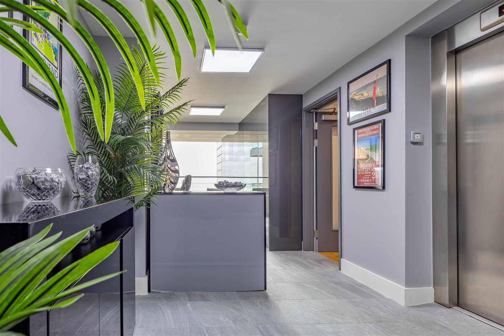 Lobby/Office